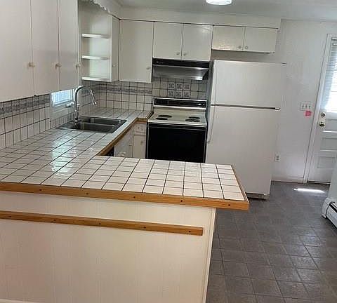 5th image of 36 Edmond Dr
