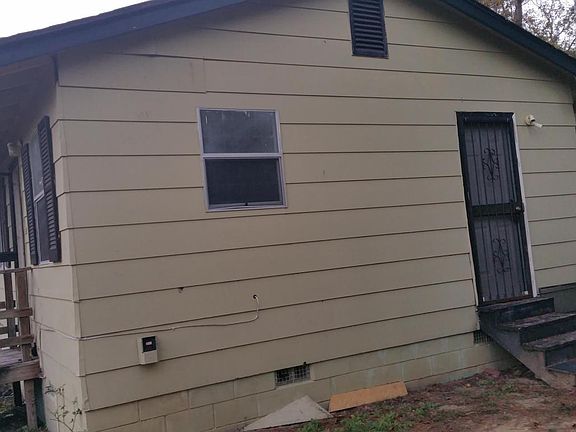 3rd image of 2355 Johnson Ave
