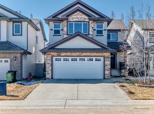 6723 19th Ave SW, Edmonton, AB T6X 0L8