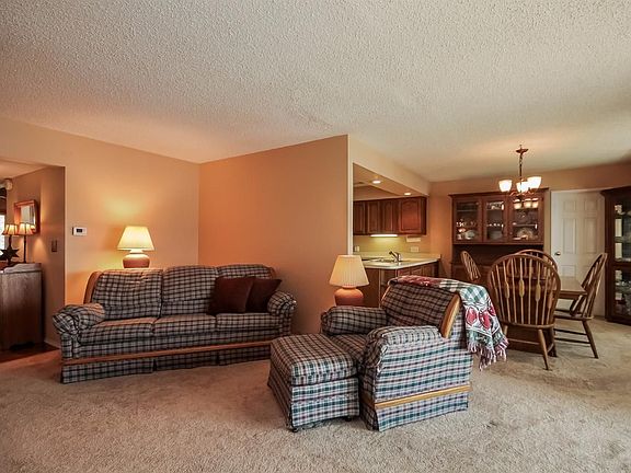 4th image of 640 Cliffs Dr APT 301-B