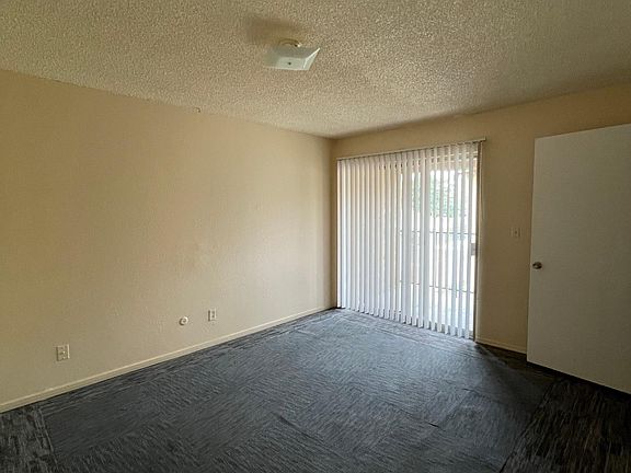 3rd image of 2821 Muriel St NE #4