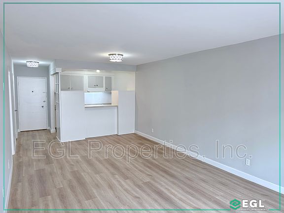 2nd image of 7235 Hollywood Blvd #W225