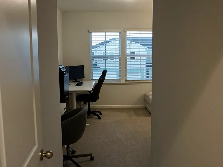 250 Brandon Lakes Dr — Photo 31