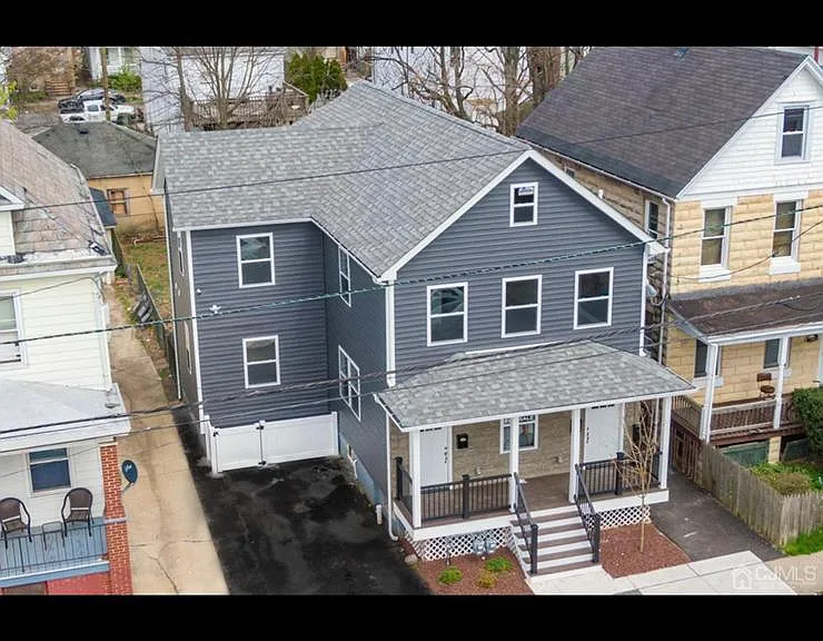 75 Plum St #2 — Photo 13