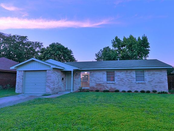 3rd image of 713 Carpenter Dr
