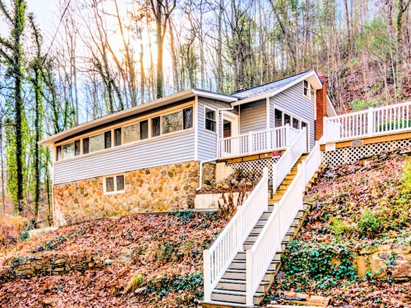 2454 Catawba Valley Dr, Salem, VA 24153