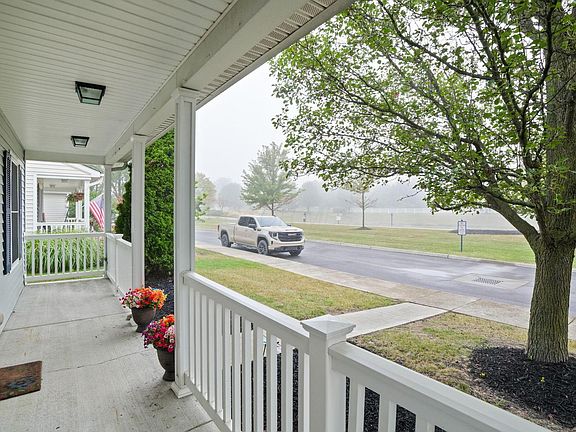 3rd image of 273 Saratoga St