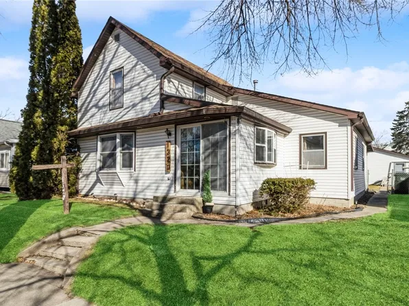 1320 W 2nd St, Perry, IA 50220