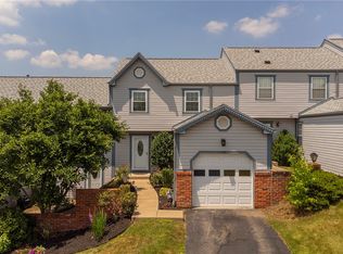 1128 Old Farm Rd, Lawrence, PA 15055
