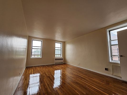 4th image of 6255 Broadway APT 5C