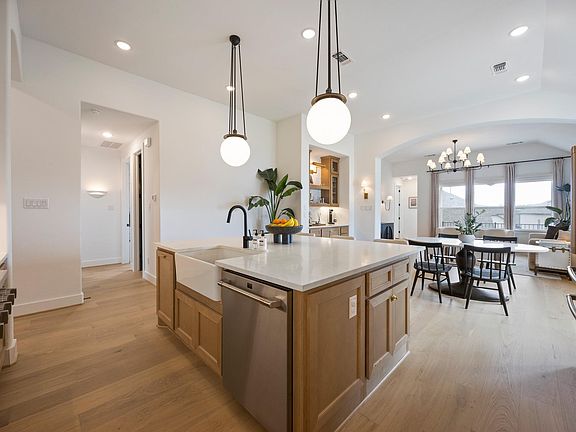 5th image of 1204 Addison Ln