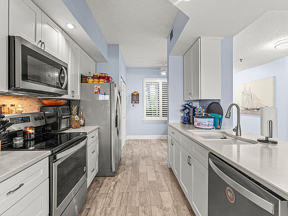 4th image of 200 Waterway Road #104