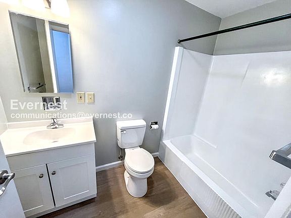 5th image of 12806 N Cresap St #F