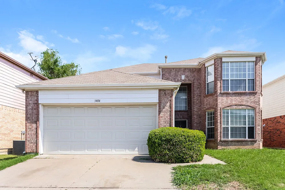 4 bed, 2.5 bath, 2531 sqft, $2,340 — Photo 1