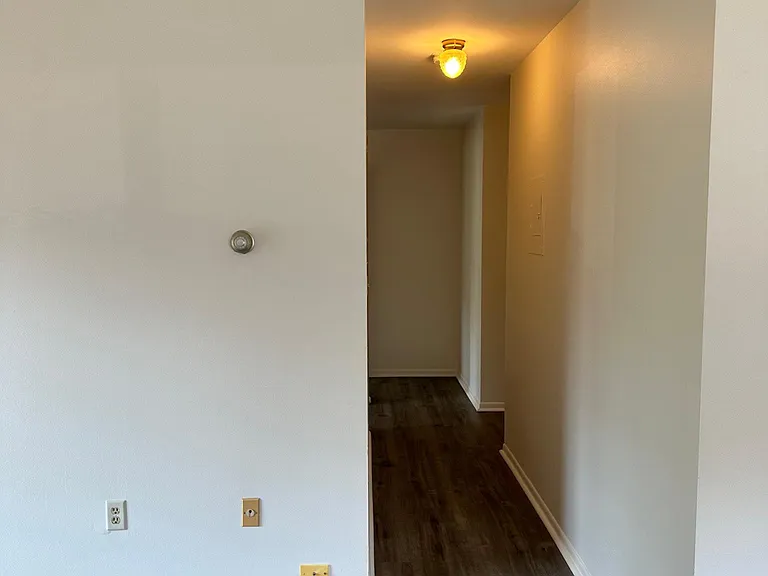 2122 Allen Blvd #6 — Photo 7