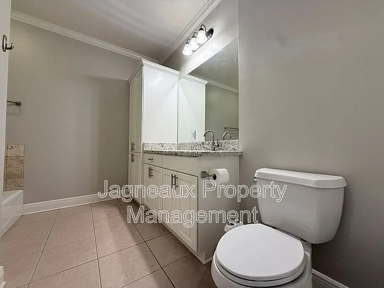2137 La Cache Dr — Photo 9