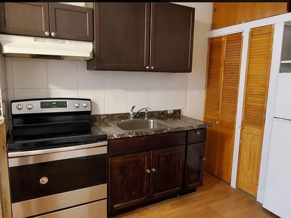 3rd image of 66 Newel St #2A