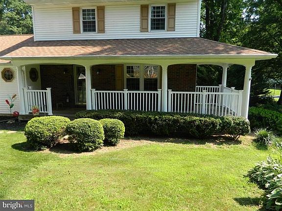4th image of 1800 Creston Dr