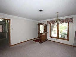 3rd image of 920 Walter St
