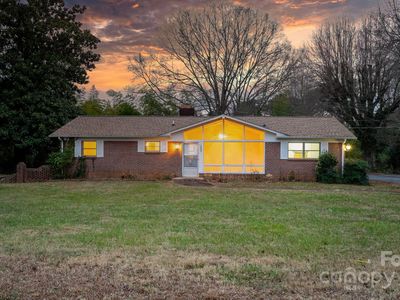 1902 19th Ave NE, Hickory, NC, 28601