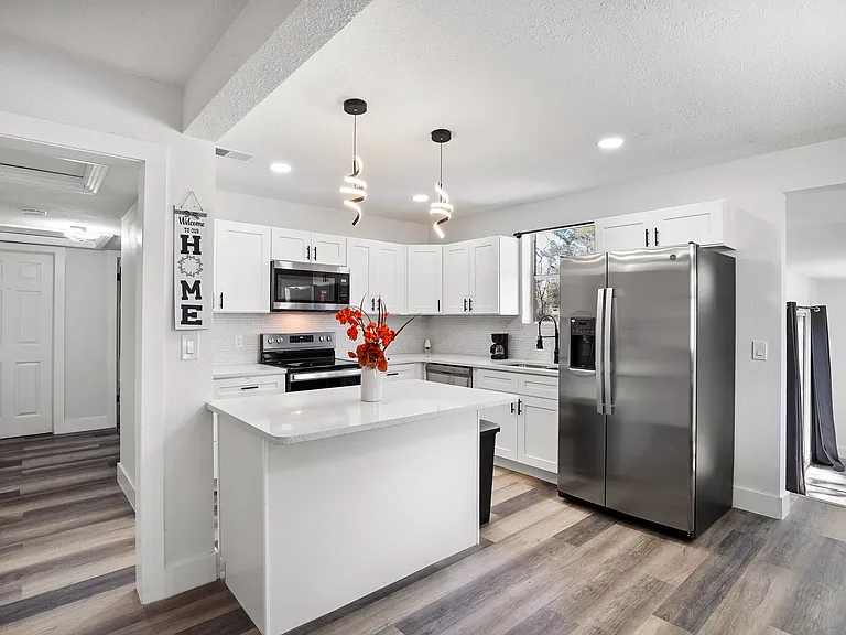 5324 Quan Dr — Photo 3