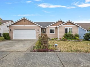 1695 NW Almond Loop, Oak Harbor, WA 98277