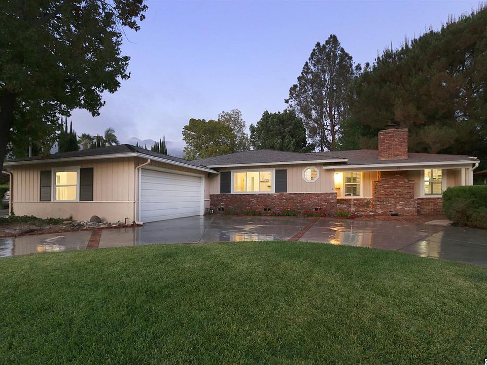 1st image of 826 Eaton Dr