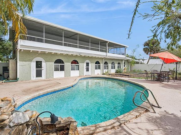 2nd image of 710 AVOCADO STREET