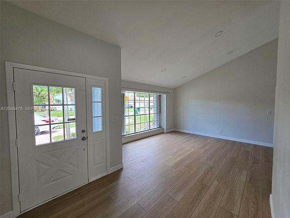 4th image of 9300 Dunhill Dr