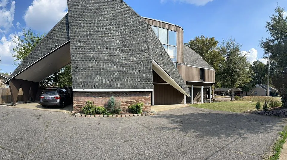 2914 S Mendenhall Rd