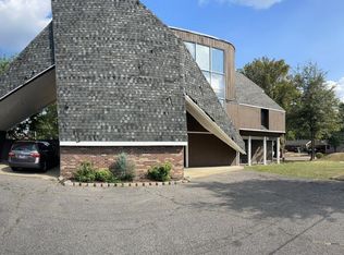 2914 S Mendenhall Rd, Memphis, TN 38115