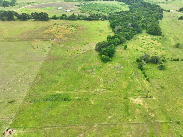 1450 Cattlemens Row #3, Lockhart, TX 78644