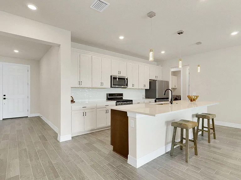 10306 SW Green Turtle Ln — Photo 2