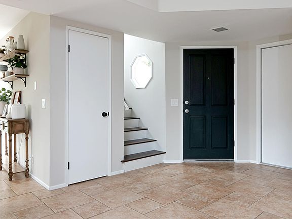 4th image of 9940 Millwood Cir