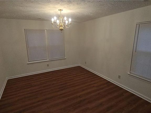 3rd image of 137 Vista Dr