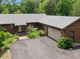 9825 Brent Ave, Inver Grove Heights, MN 55077