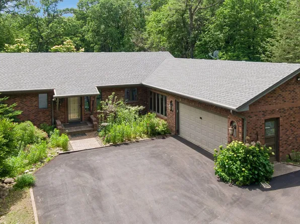 9825 Brent Ave, Inver Grove Heights, MN 55077