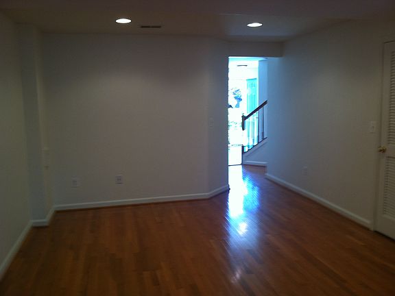 3rd image of 156 Pittman Ct