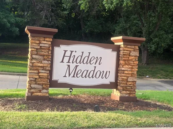 13351 Hiddencrest Ln, Ballwin, MO 63021