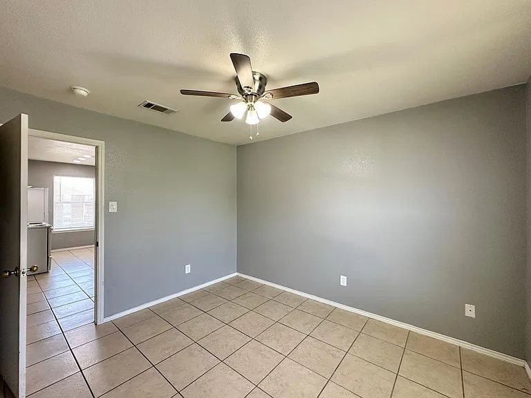 1704 Spring Rose Cir — Photo 52