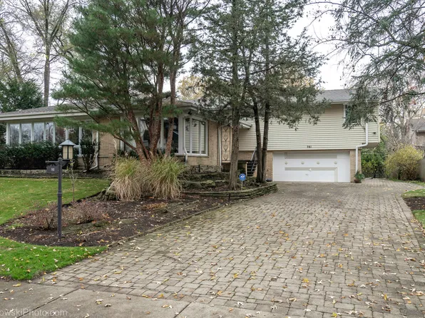761 Elder Ct, Glencoe, IL 60022