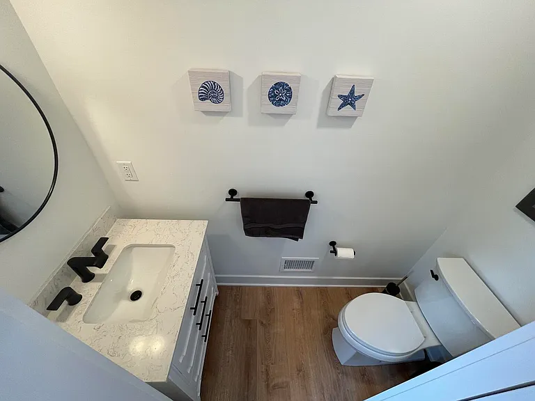 303 Forman Ave — Photo 20