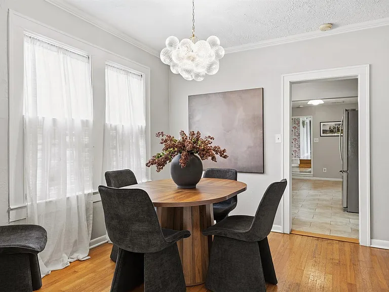 1507 Wethersfield Rd — Photo 12