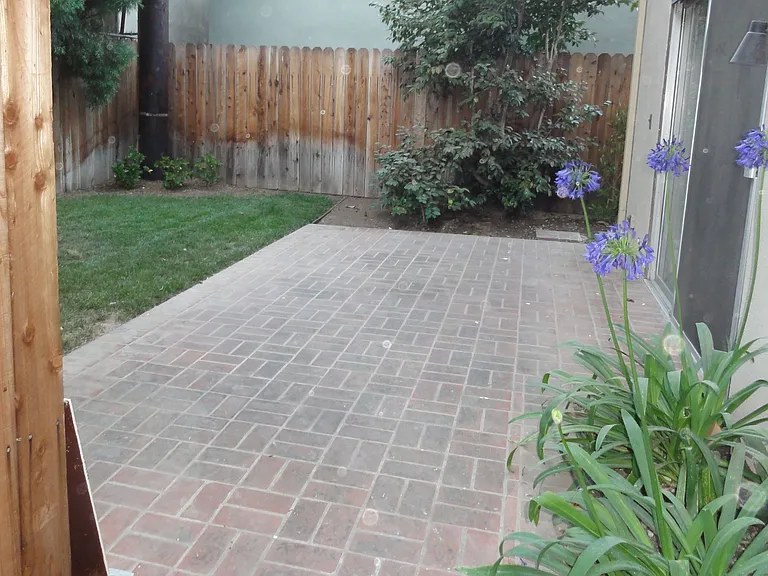 1740 Huntington Dr — Photo 16