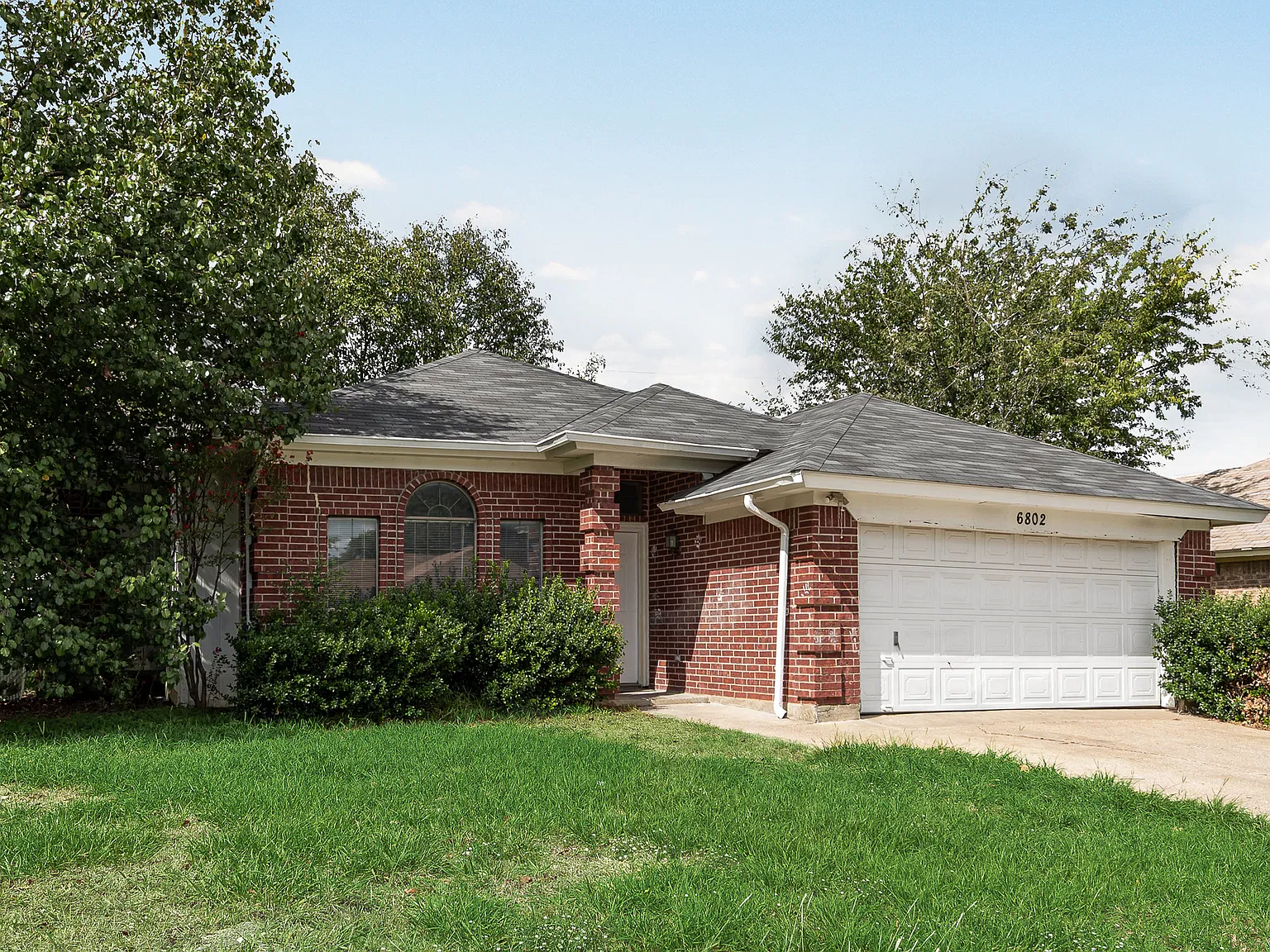 3 bed, 1.5 bath, 1070 sqft, $1,895 — Photo 1