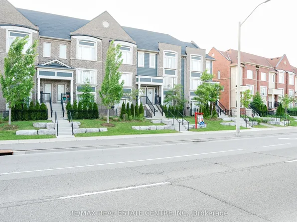 250 Sunny Meadow Blvd #77, Brampton, ON L6R 3Y6