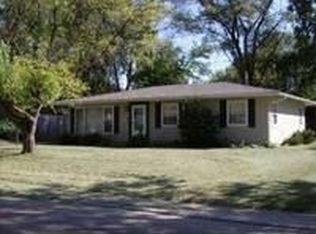 21 Circle Dr E, Montgomery, IL 60538