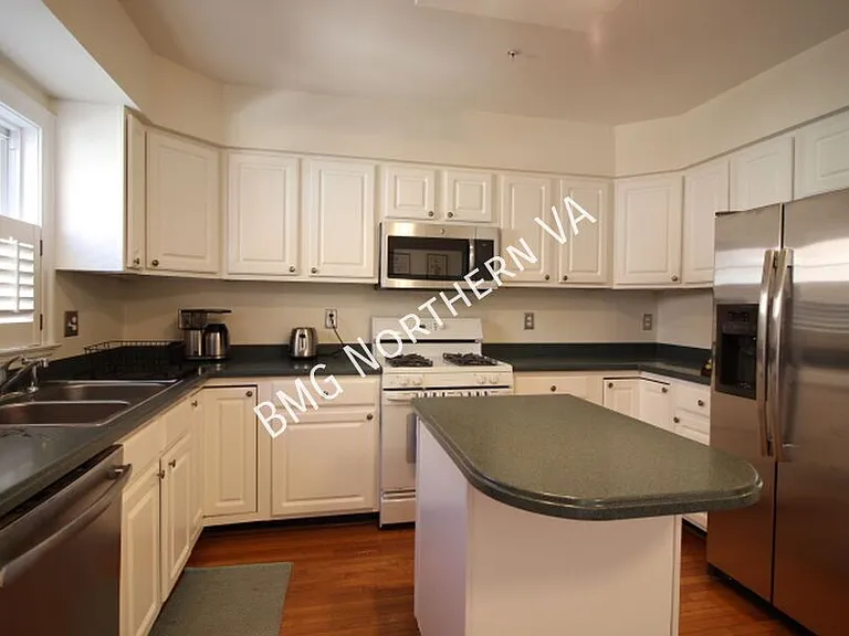 2304 N Greenbrier Ct #206 — Photo 11