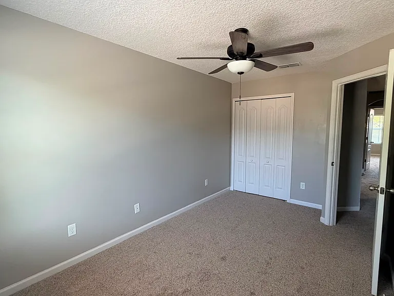 2755 Hollybrook Ln — Photo 24