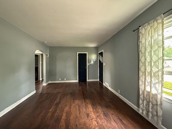 3rd image of 719 Union St